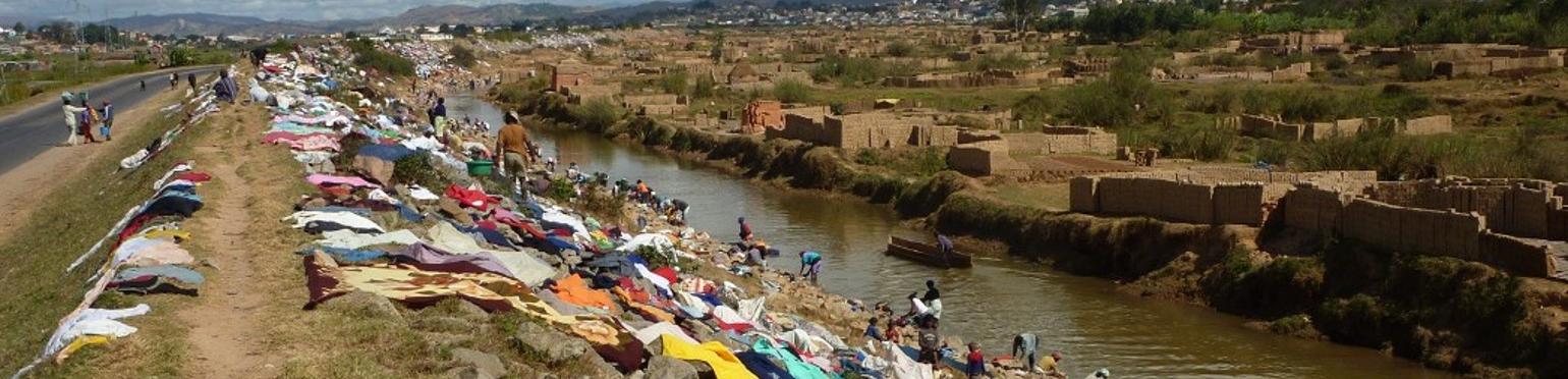 Lessive et rivière à Antananarivo